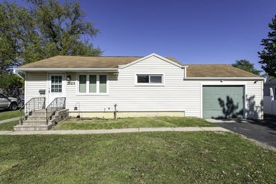 /international/us/2123-n-mcaree-road-waukegan-il-110107954805/