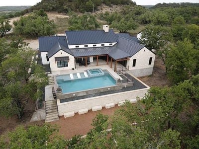 /international/us/415-mystic-oaks-trail-fredericksburg-tx-110120419103/