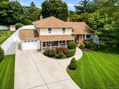 /international/us/25-dudley-lane-kings-park-ny-110109806535/