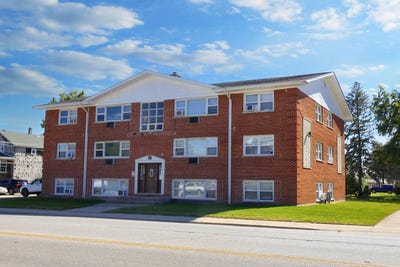 /international/us/7821-43rd-st-lyons-il-110096895112/