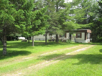 /international/us/8016-highland-road-levering-mi-110109197252/