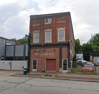 /international/us/526-e-8th-ave-munhall-pa-110104956486/