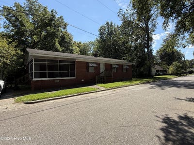 /international/us/105-new-street-williamston-nc-110120118554/