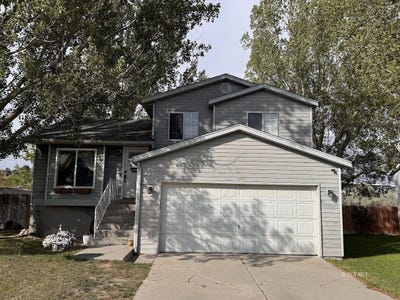 /international/us/2424-rodeo-court-elko-nv-110108333415/