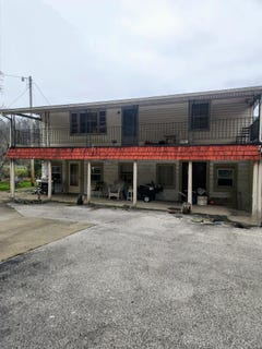 /international/us/7890-winchester-road-clay-city-ky-110098887589/?lang=en