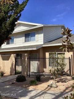 /international/us/39225-10th-street-palmdale-ca-110106069325/