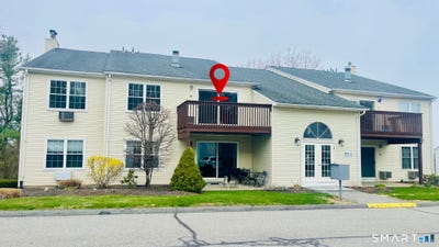 /international/us/68-rockledge-loop-torrington-ct-110107387628/