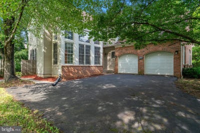 /international/us/9110-tallfield-court-lanham-md-110109052156/