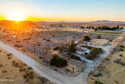/international/us/20539-e-avenue-r-palmdale-ca-110108233276/