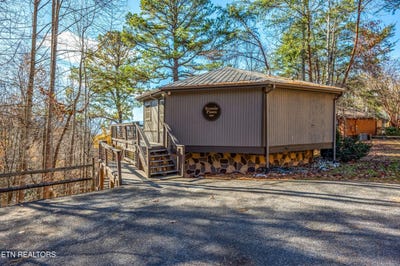 /international/us/1068-e-foothills-drive-gatlinburg-tn-110120060745/