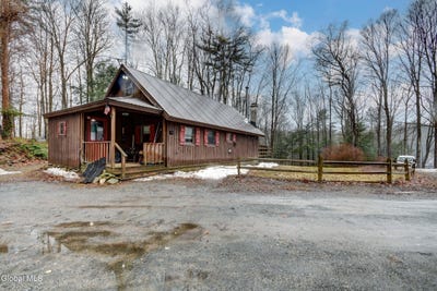 /international/us/259-hart-road-saint-johnsville-ny-110106924483/