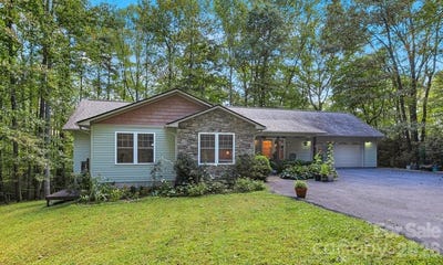 /international/us/125-rollins-place-road-brevard-nc-110120152803/