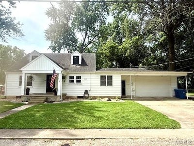 /international/us/902-sycamore-street-germantown-il-110100348166/
