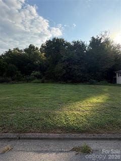 /international/us/broad-street-salisbury-nc-110110332991/