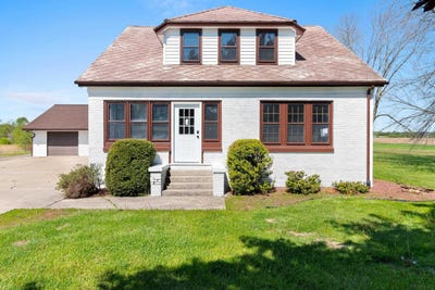 /international/us/2110-n-8th-street-manitowoc-wi-110108378226/