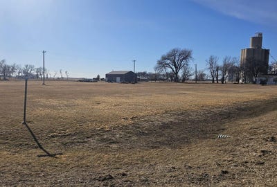 /international/us/301-rondell-avenue-stratford-sd-110105878693/