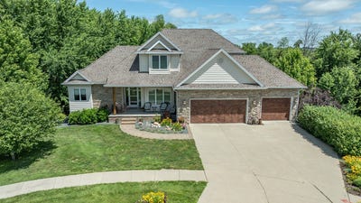 /international/us/105-everett-circle-mingo-ia-110100356631/