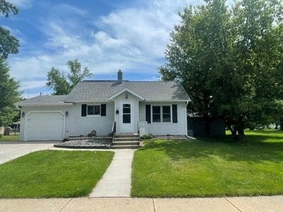 /international/us/611-farwell-ave-antigo-wi-110108444023/