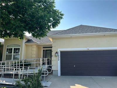 /international/us/1800-meadowlark-court-raymore-mo-110100985644/