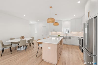 /international/us/45-sterling-street-fairfield-ct-110120772442/