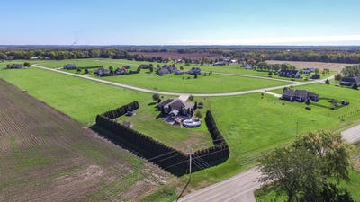/international/us/2446-n-4210th-road-sheridan-il-110072323663/