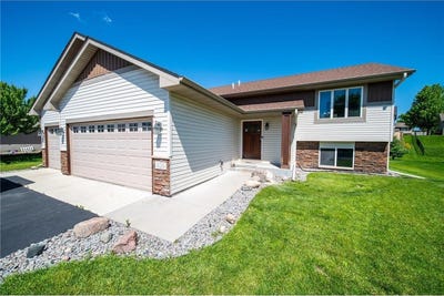 /international/us/426-creek-avenue-delano-mn-110099794072/?lang=en