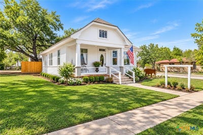 /international/us/612-w-grand-avenue-yoakum-tx-110110124971/