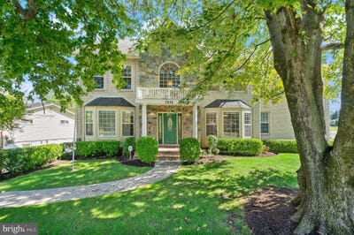 /international/us/7838-heritage-drive-annandale-va-110120417337/