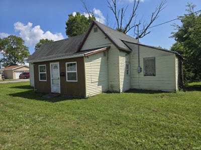 /international/us/3202-s-hamaker-street-marion-in-110102101981/