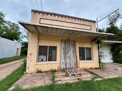 /international/us/705-n-broadway-street-wichita-falls-tx-110107832276/