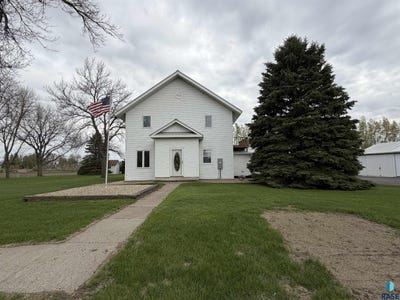 /international/us/312-w-luverne-st-magnolia-mn-110107819145/