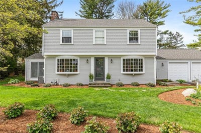 /international/us/11-harbour-road-barrington-ri-110107959418/