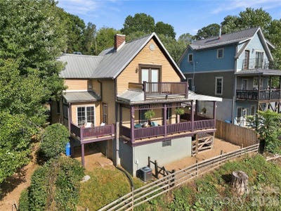 /international/us/60-roberts-street-asheville-nc-110119988237/