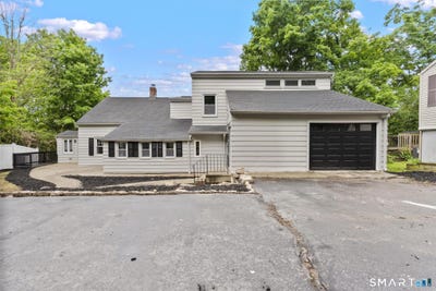 /international/us/23-dominican-road-branford-ct-110108219449/