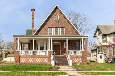 /international/us/314-s-monroe-street-streator-il-110107285657/