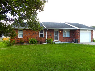 /international/us/1008-fairview-st-centralia-mo-110100925274/