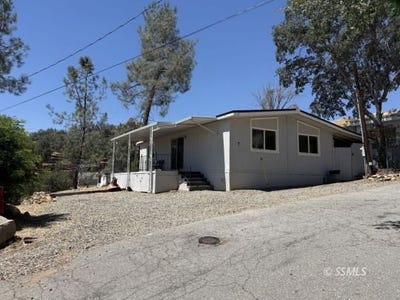 /international/us/7-patricia-ln-wofford-heights-ca-110109159202/
