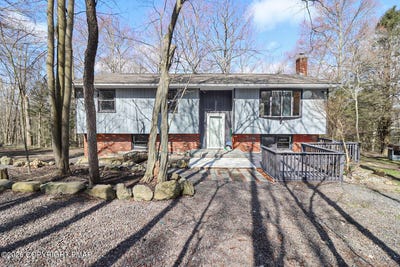 /international/us/1543-coolbaugh-road-gouldsboro-pa-110108201245/