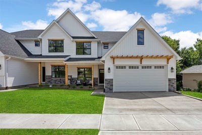 /international/us/216-w-main-st-westbranch-ia-110119423074/