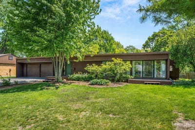 /international/us/426-n-kingsway-drive-aurora-il-110108130851/