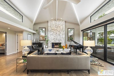 /international/us/2194-s-la-paz-way-palm-springs-ca-110102447989/