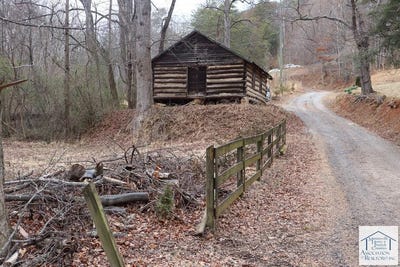 /international/us/salem-hwy-stuart-va-110095342469/