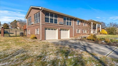 /international/us/406-iroquois-lane-seymour-tn-110101954645/