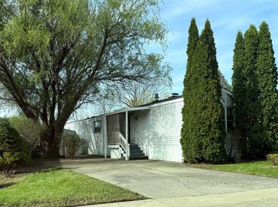 /international/us/1810-forbes-milford-mi-110107992348/