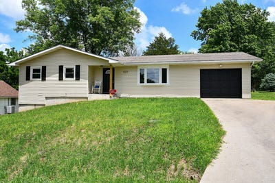 /international/us/620-n-buffalo-street-marshfield-mo-110106726897/