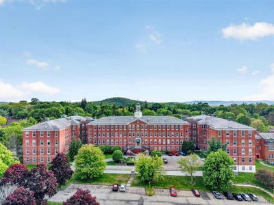 /international/us/5211-villa-at-the-peekskill-ny-110108204849/