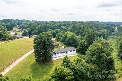 /international/us/3398-shamrock-heights-hudson-nc-110104455327/