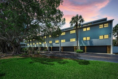 /international/us/12208-2nd-street-e-st-petersburg-fl-110108550819/