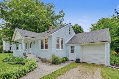 /international/us/220-e-james-street-lawrence-mi-110109059310/