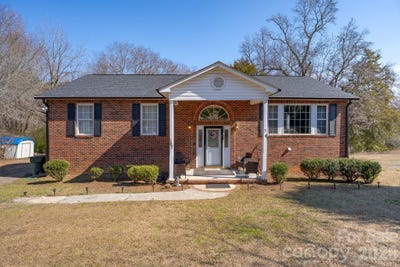 /international/us/167-s-main-street-richburg-sc-110106060265/